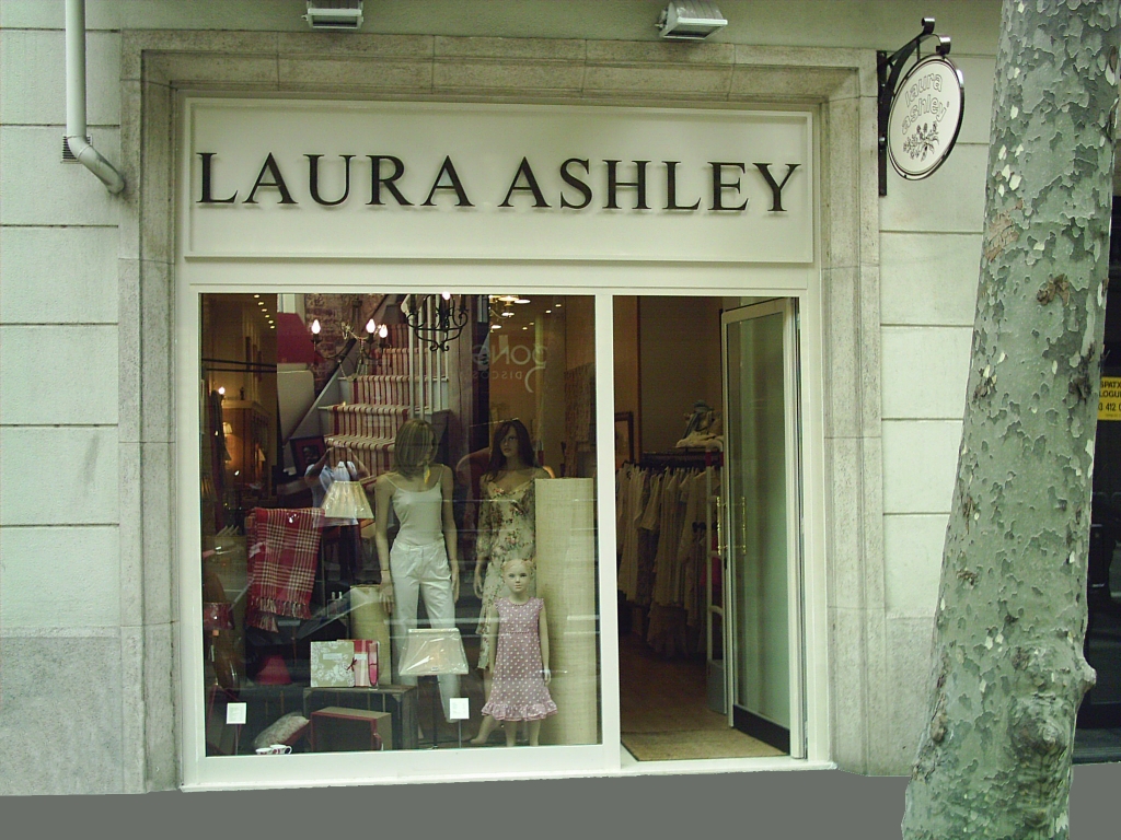 Ремонт магазина Laura Ashley в  центре Барселоны 
