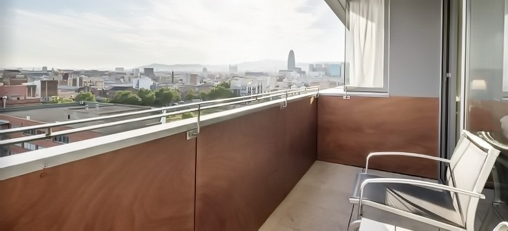 И в Барселоне можно сделать уютное местечко для отдыха на балконе