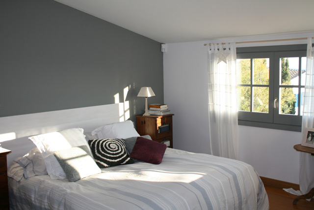 Pintura dormitorio matrimonio, gris, blanco,incremento de luminosidad