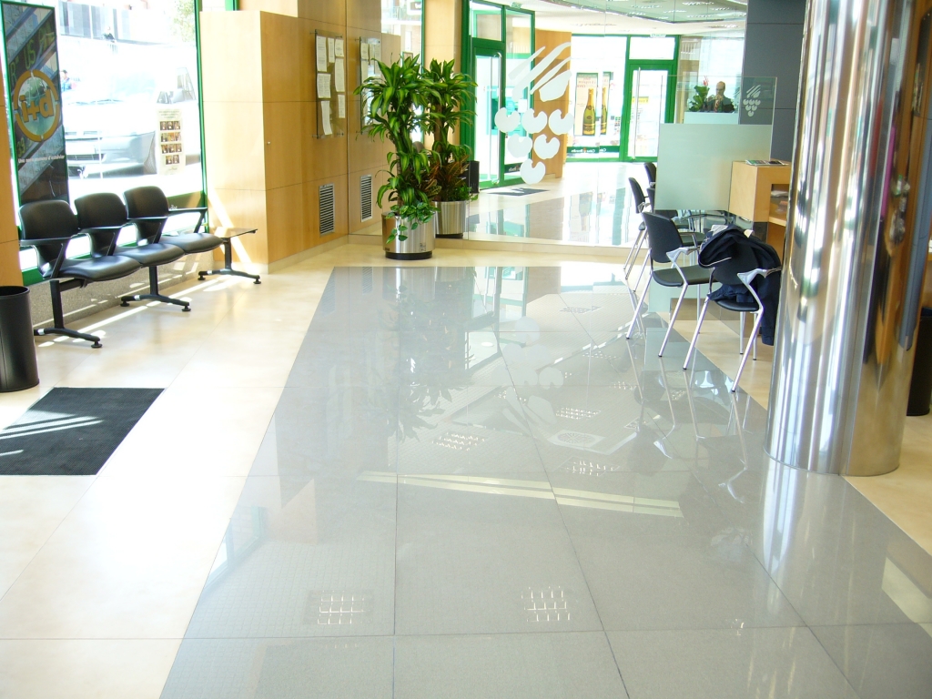 Repair of the office Caixa Penedès en Badalona